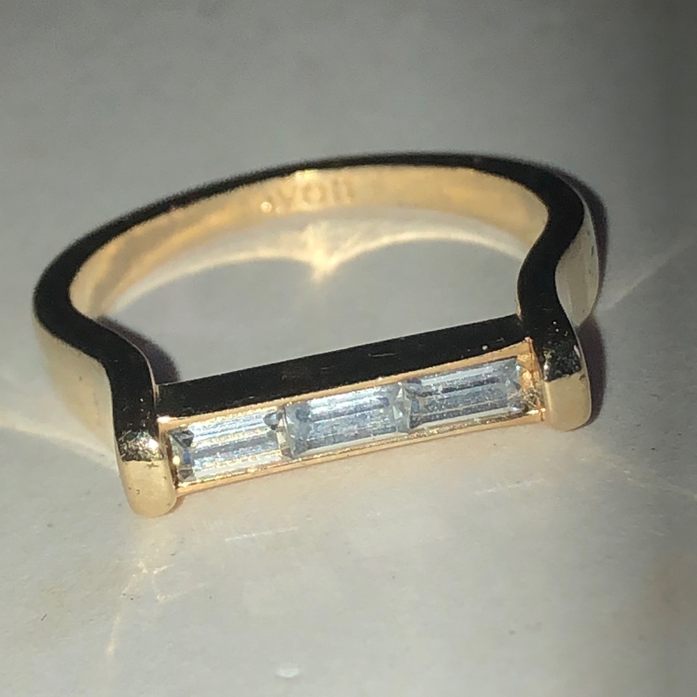Size 7 Avon Gold Tone Bar Ring with Three Baguette Stones